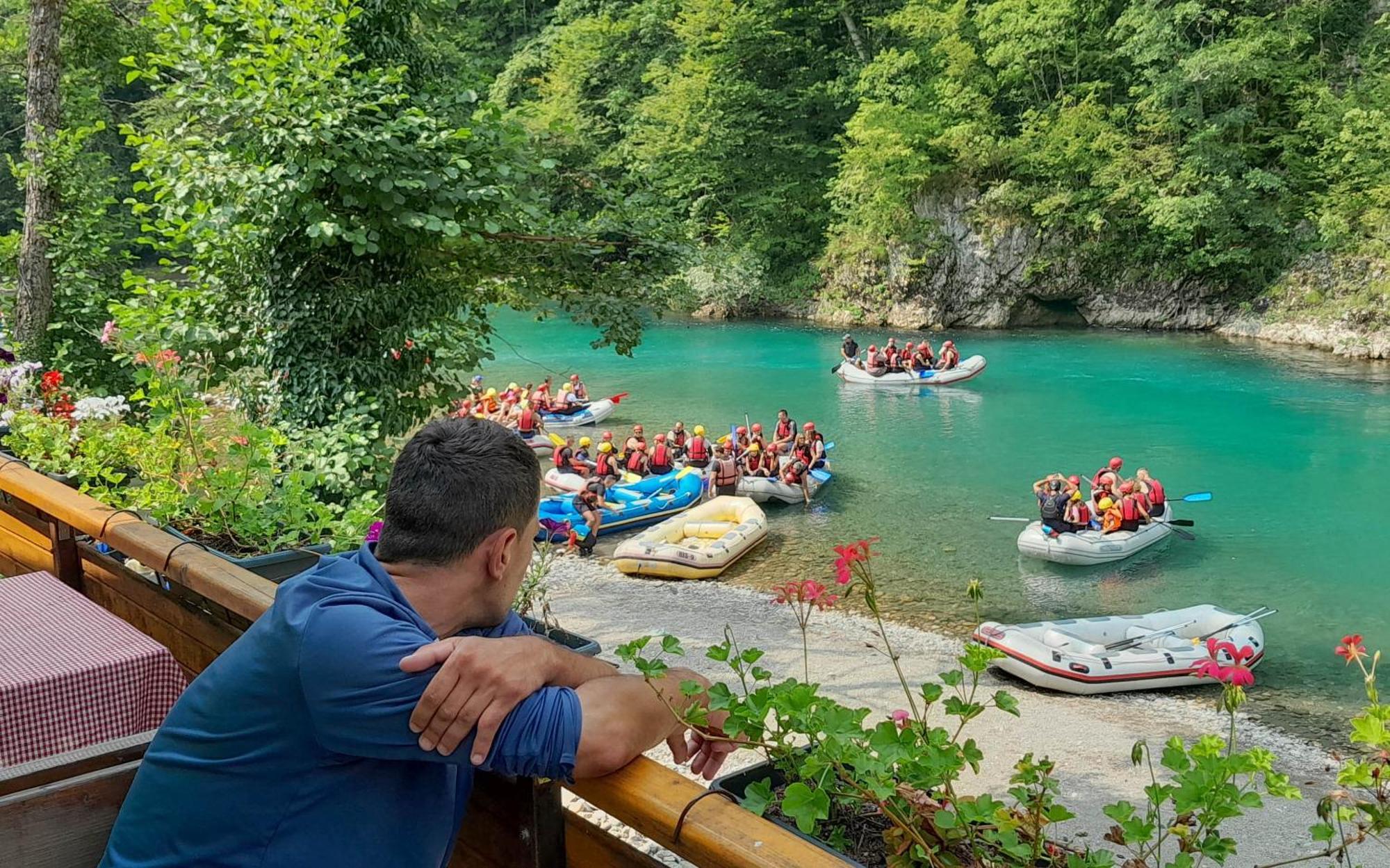 Hotel Rafting Camp Encijan Foca Exteriér fotografie