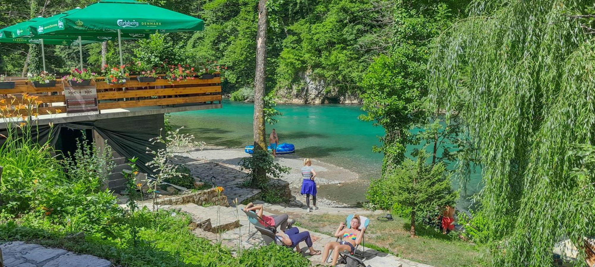 Hotel Rafting Camp Encijan Foca Exteriér fotografie