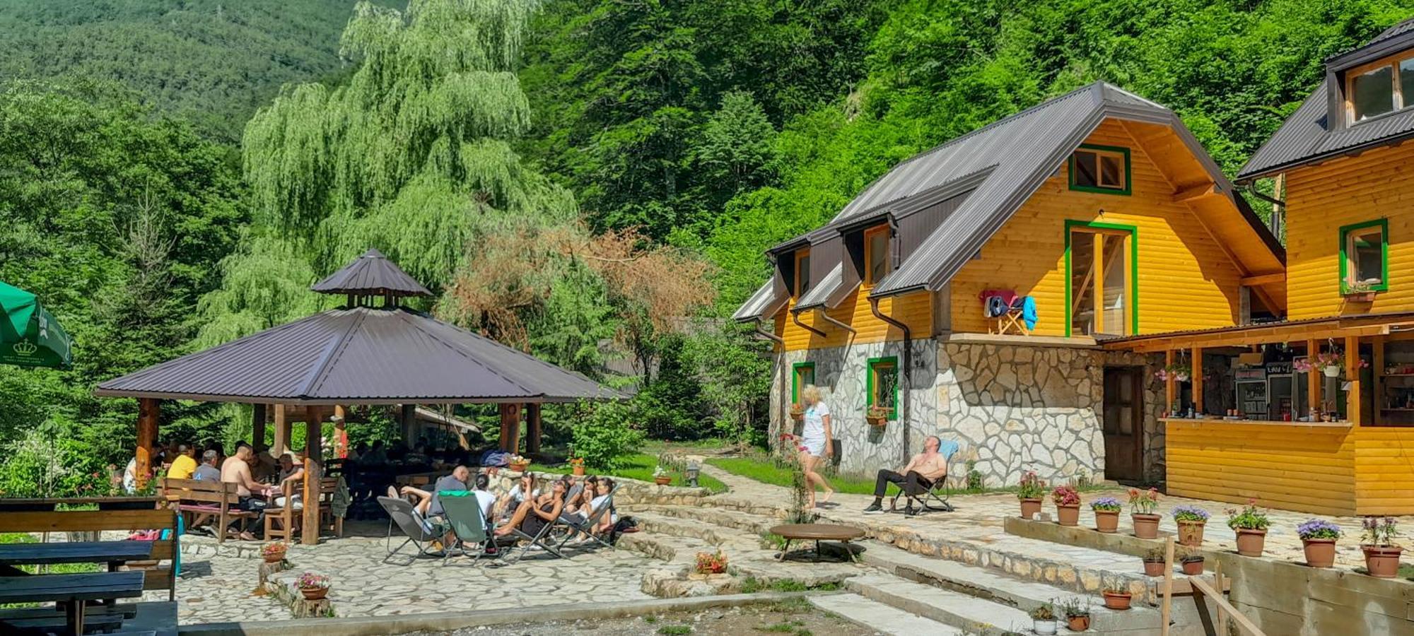 Hotel Rafting Camp Encijan Foca Exteriér fotografie