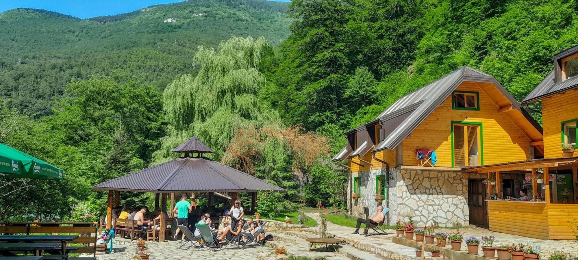 Hotel Rafting Camp Encijan Foca Pokoj fotografie